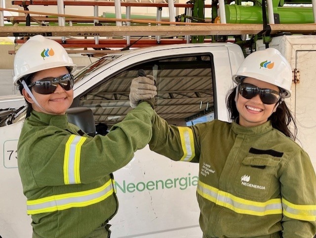 Eletricistas da Neoenergia Cosern em campo